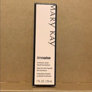 Mary Kay Luminous-Wear Liquid Foundation Beige 6